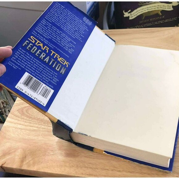 Star Trek novel Federation by Judith and Garfield Reeves-Stevens - Picture 2 of 4